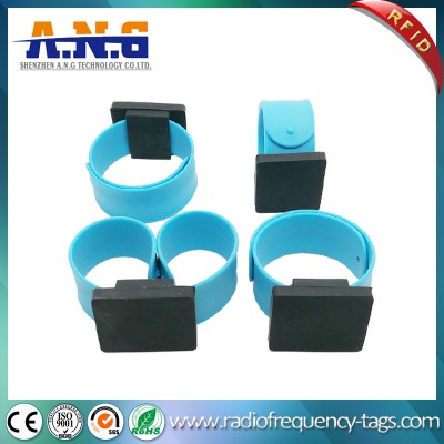 Waterproof Promotional Gift RFID Silicone Reflective Slap Wristband