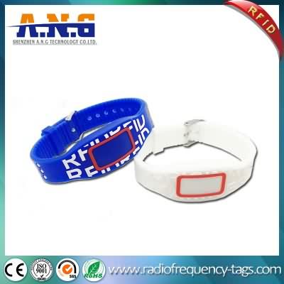 13.56MHz RFID Silicone Wristband with LED Light for Waterparks