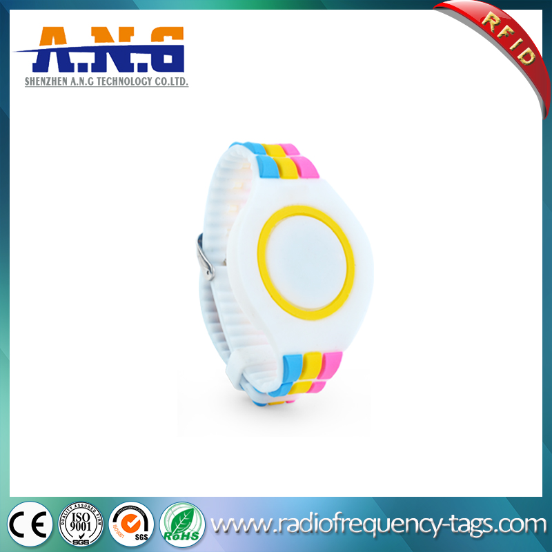 Waterproof MIFARE NFC RFID Silicone Bracelet for Amusement Park
